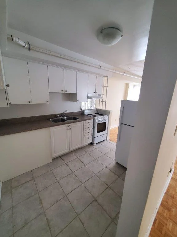 205-Before-6 aubrunrdale kitchen before renovation